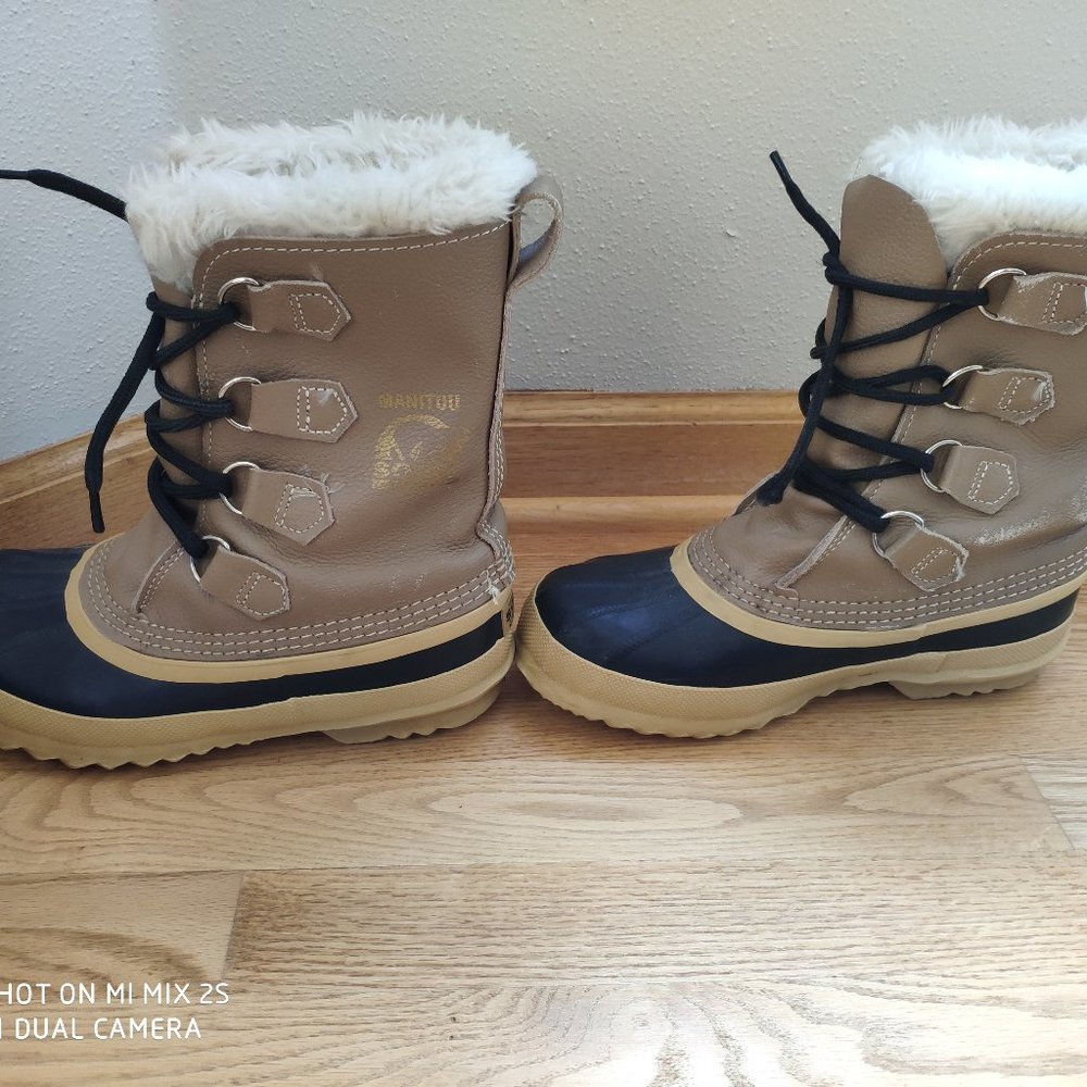 Womens Sorel Boots, Size 6